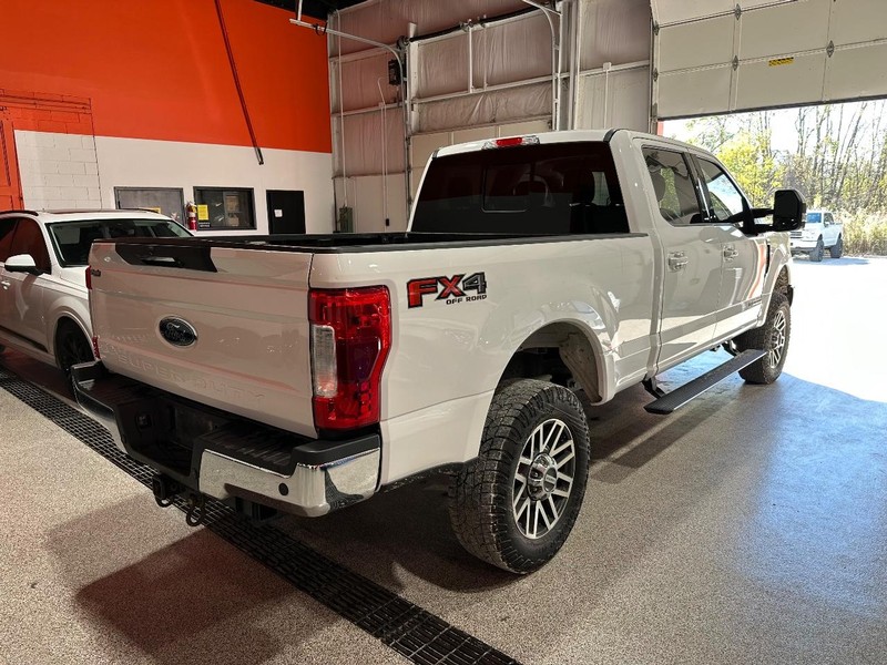 2019 Ford F-250 Lariat photo 3