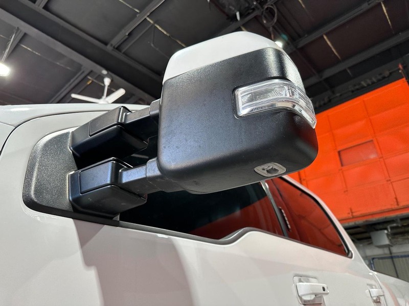 Ford Super Duty F-250 SRW Vehicle Full-screen Gallery Image 11