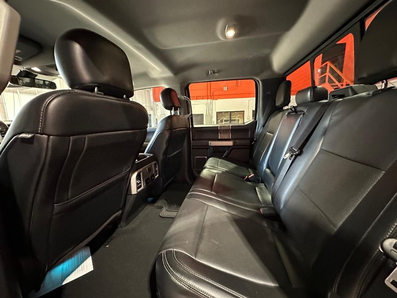 Ford Super Duty F-250 SRW Vehicle Full-screen Gallery Image 14