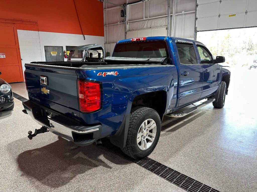 Chevrolet Silverado 1500 Vehicle Full-screen Gallery Image 3