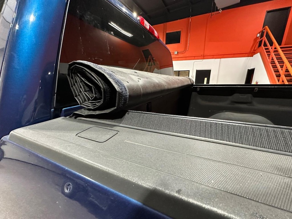 Chevrolet Silverado 1500 Vehicle Full-screen Gallery Image 10