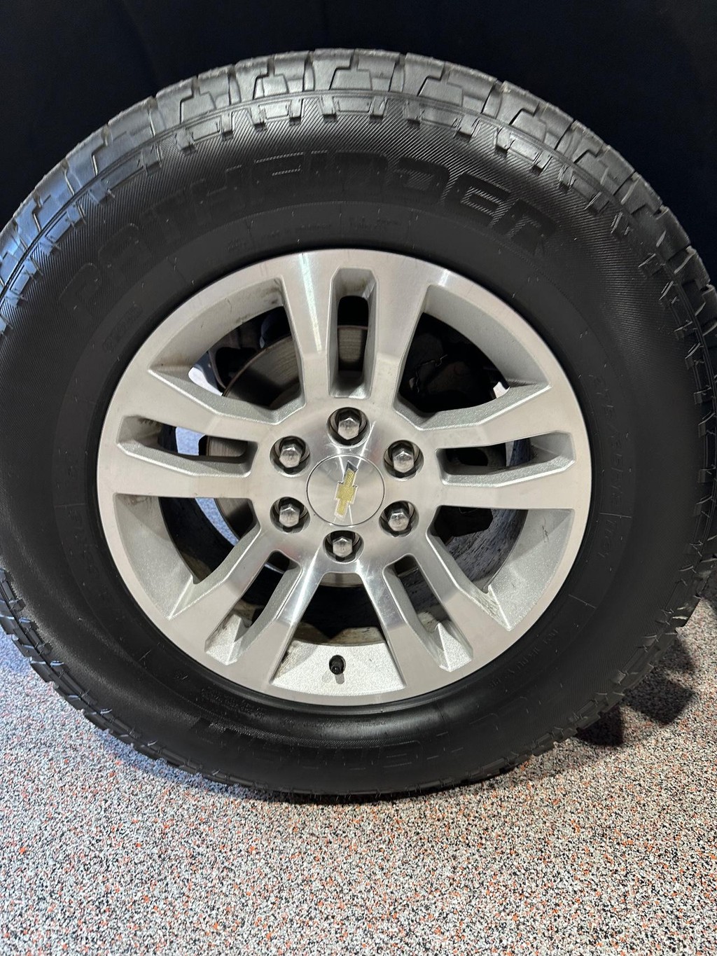 Chevrolet Silverado 1500 Vehicle Full-screen Gallery Image 12