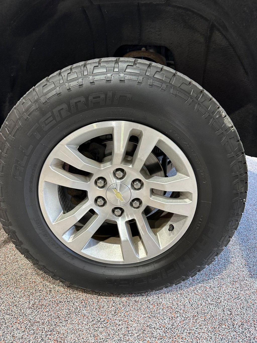 Chevrolet Silverado 1500 Vehicle Full-screen Gallery Image 18