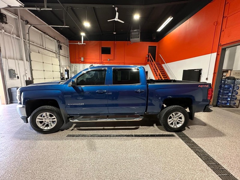 Chevrolet Silverado 1500 Vehicle Full-screen Gallery Image 05