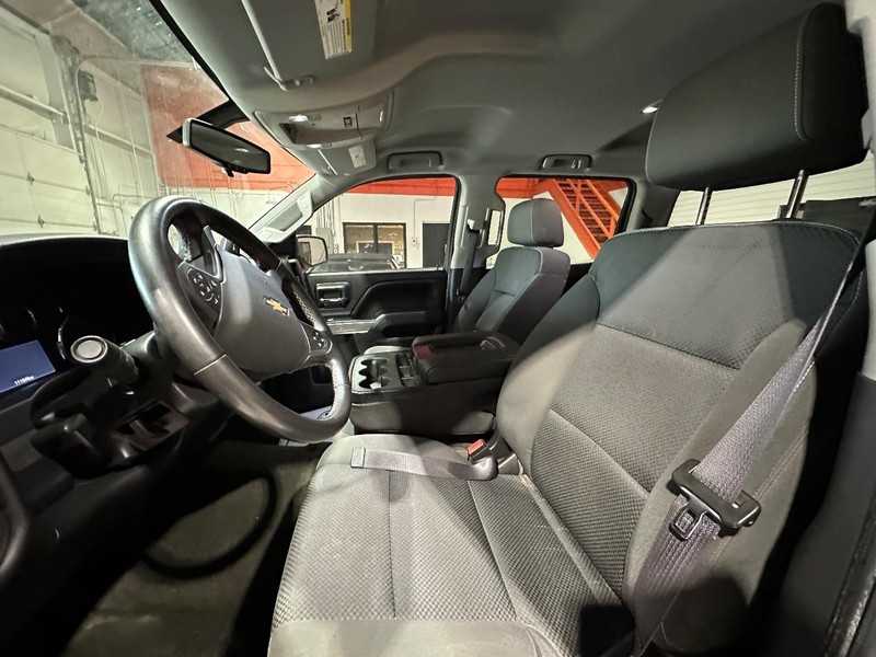 Chevrolet Silverado 1500 Vehicle Full-screen Gallery Image 14