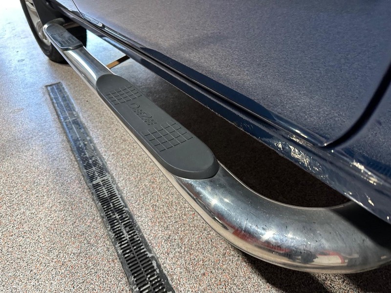 Chevrolet Silverado 1500 Vehicle Full-screen Gallery Image 16