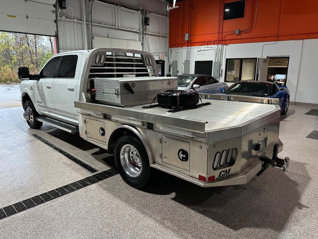 Ram 3500 Chassis Cab Vehicle Full-screen Gallery Image 5