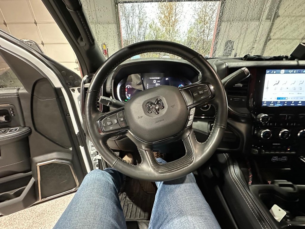 Ram 3500 Chassis Cab Vehicle Full-screen Gallery Image 31