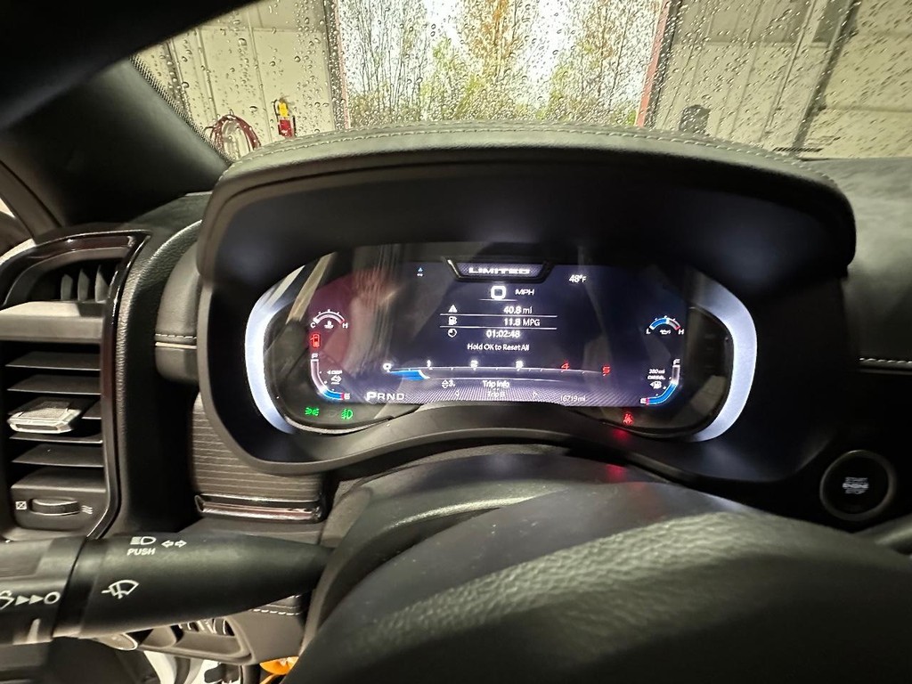 Ram 3500 Chassis Cab Vehicle Full-screen Gallery Image 32