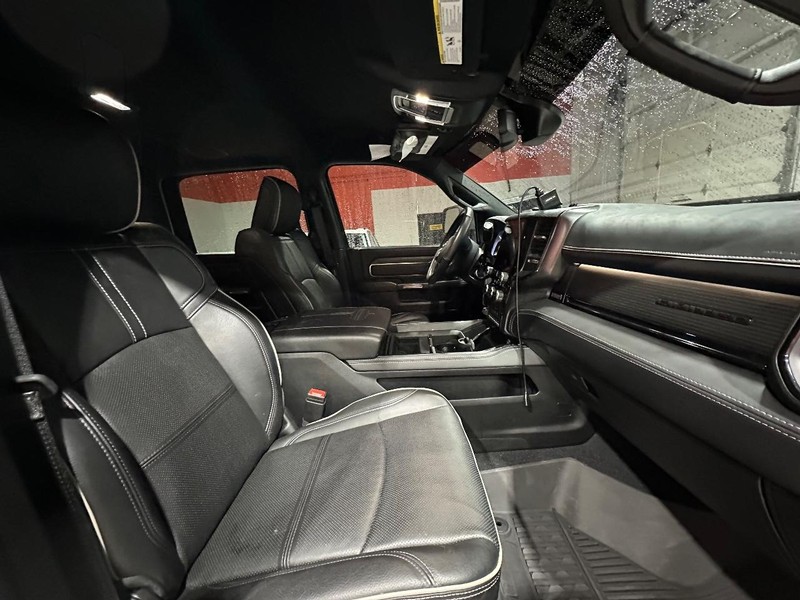 Ram 3500 Chassis Cab Vehicle Full-screen Gallery Image 30