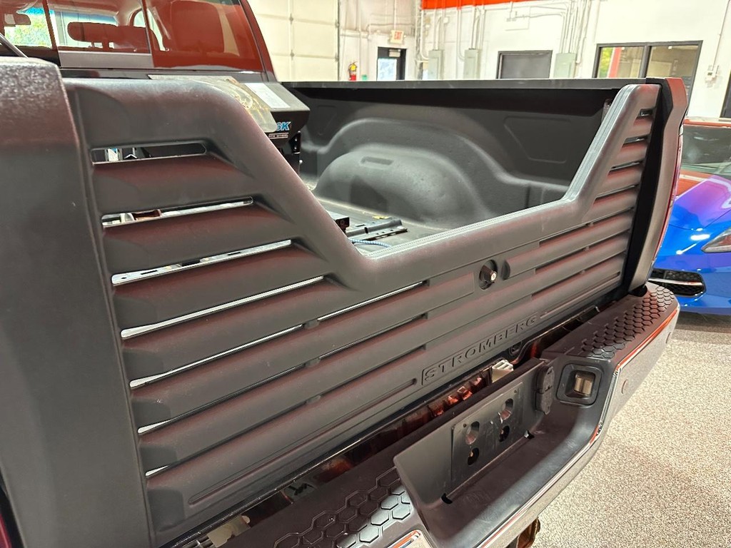 Ram 2500 Vehicle Full-screen Gallery Image 3