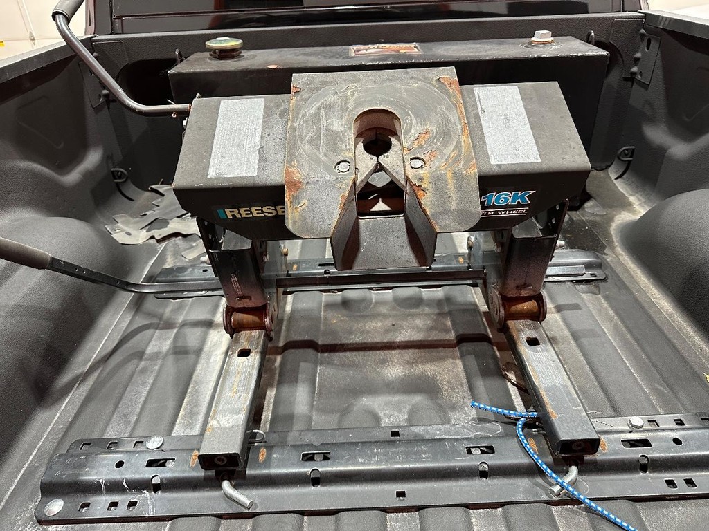 Ram 2500 Vehicle Full-screen Gallery Image 8