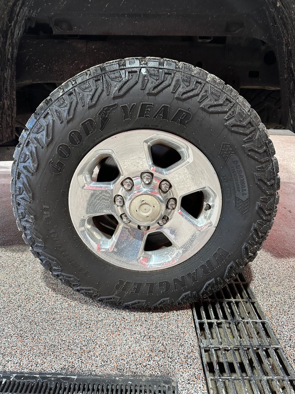 Ram 2500 Vehicle Full-screen Gallery Image 14