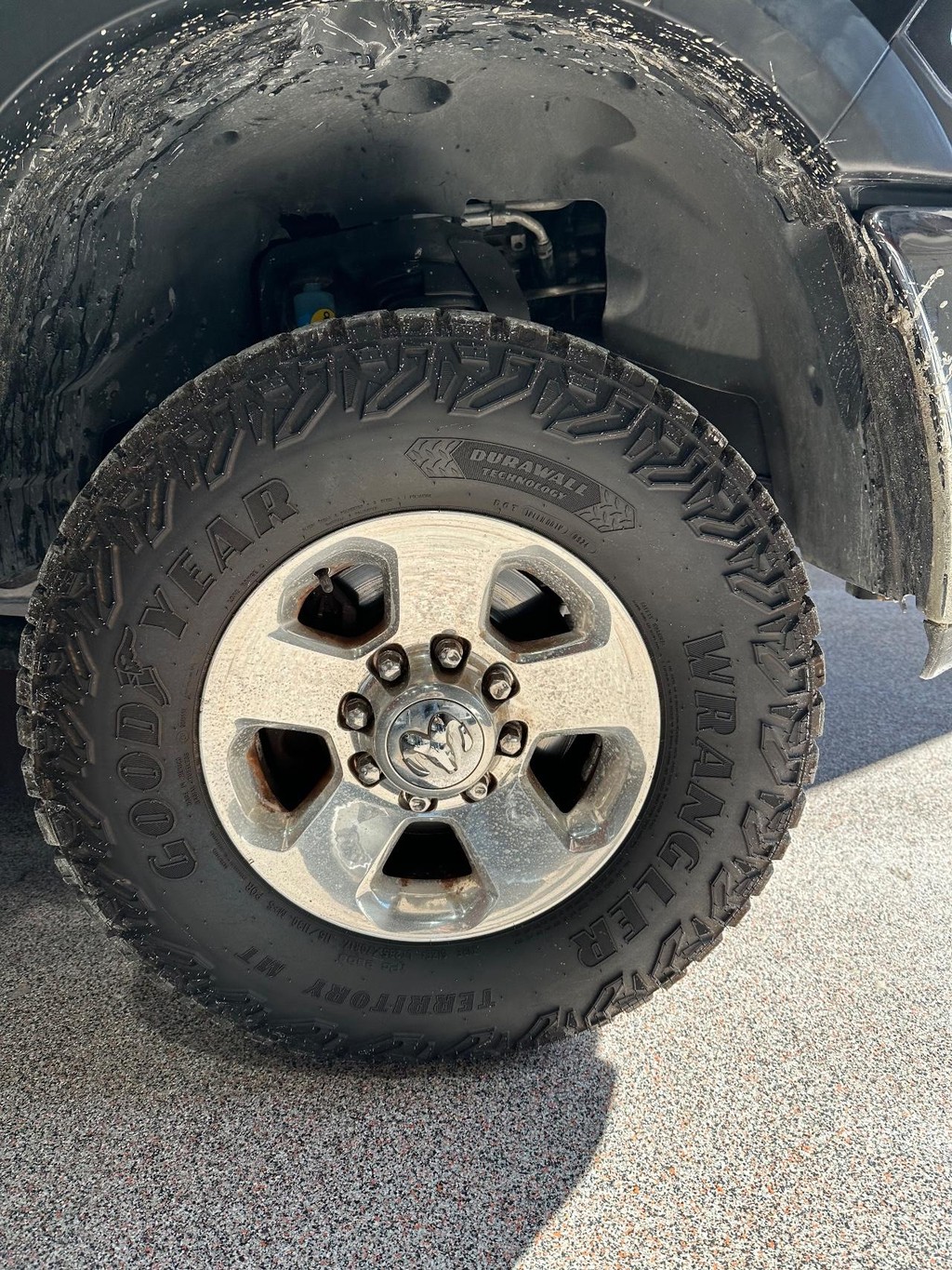 Ram 2500 Vehicle Full-screen Gallery Image 16