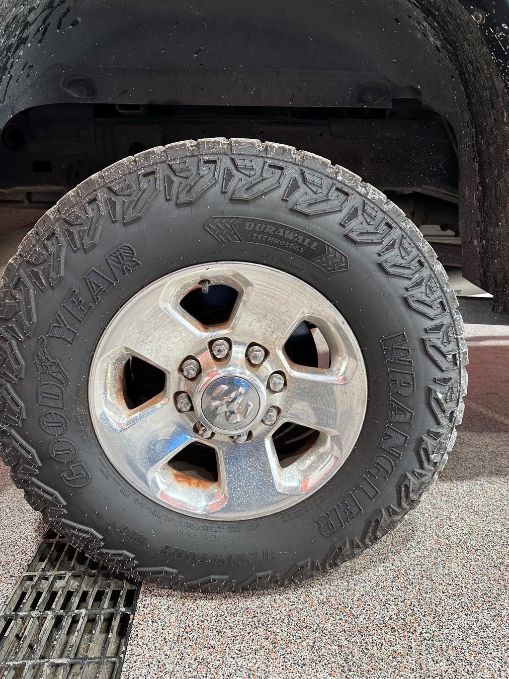 Ram 2500 Vehicle Full-screen Gallery Image 17