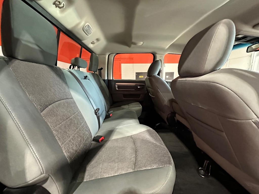 Ram 2500 Vehicle Full-screen Gallery Image 20