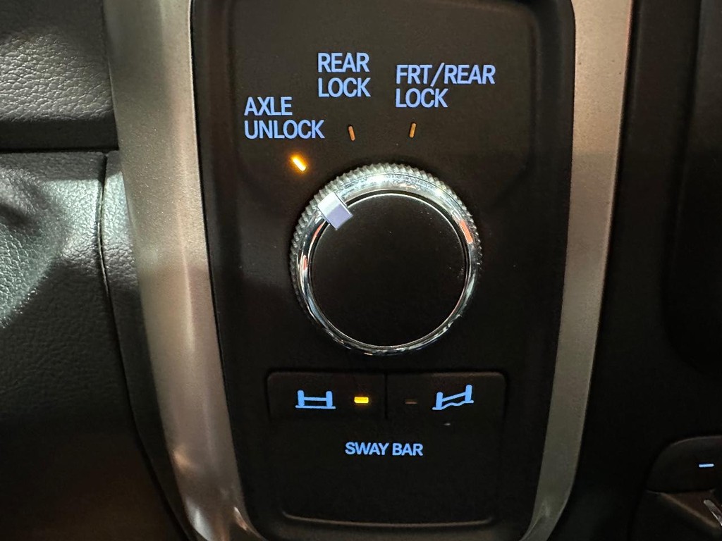 Ram 2500 Vehicle Full-screen Gallery Image 24