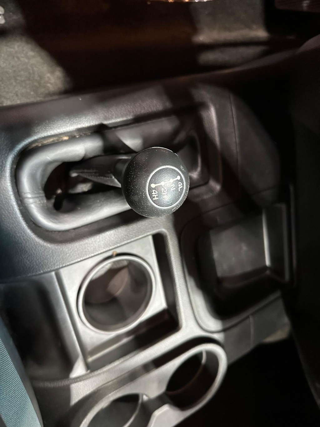 Ram 2500 Vehicle Full-screen Gallery Image 25