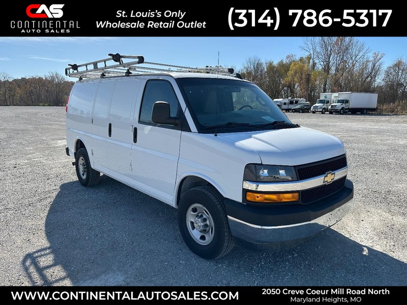 Chevrolet Express 3500 Vehicle Full-screen Gallery Image 01