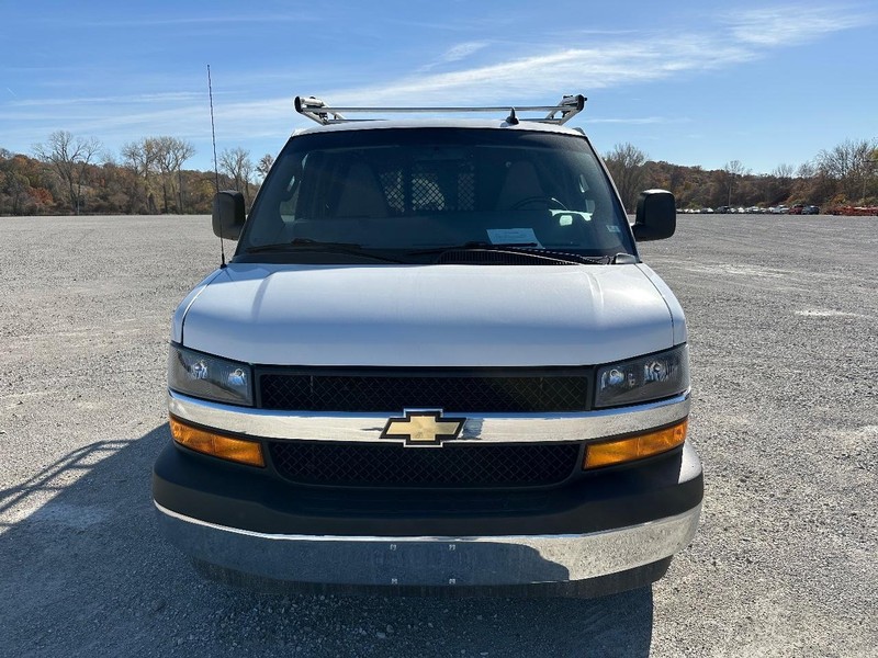 Chevrolet Express 3500 Vehicle Full-screen Gallery Image 08