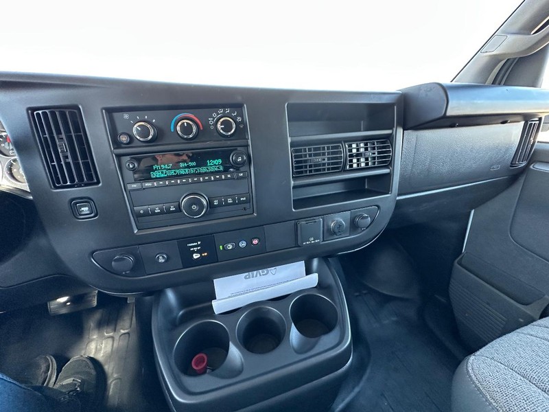 Chevrolet Express 3500 Vehicle Full-screen Gallery Image 16