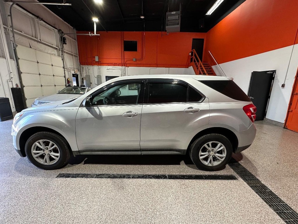 Chevrolet Equinox Vehicle Full-screen Gallery Image 8