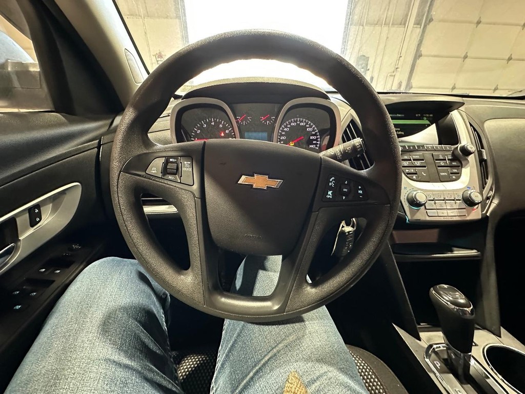 Chevrolet Equinox Vehicle Full-screen Gallery Image 18