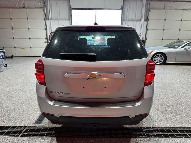 Chevrolet Equinox Vehicle Full-screen Gallery Image 04
