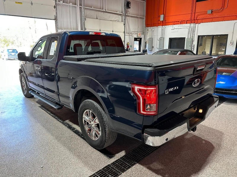 2015 Ford F-150 XLT photo 3