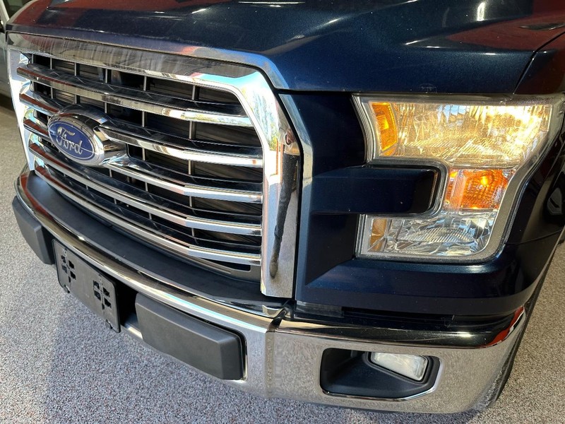 Ford F-150 Vehicle Full-screen Gallery Image 11