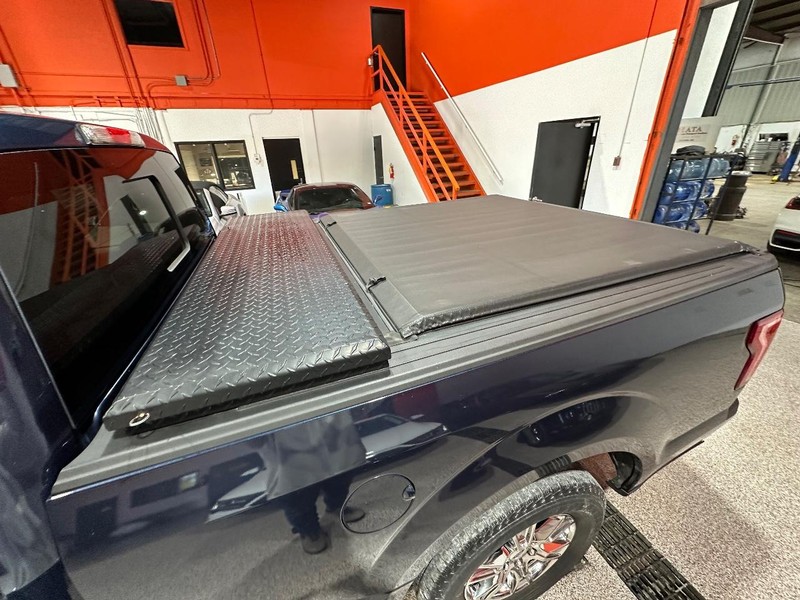 Ford F-150 Vehicle Full-screen Gallery Image 16