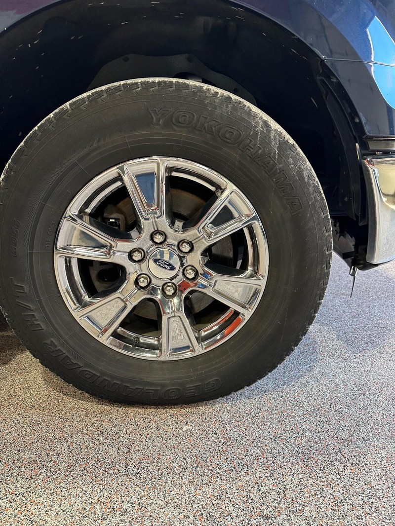 Ford F-150 Vehicle Full-screen Gallery Image 20