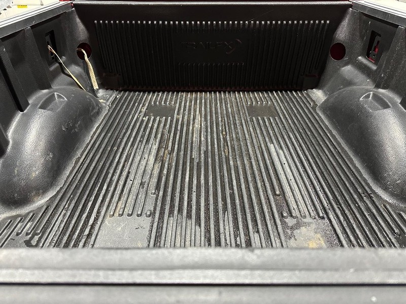 Ford F-150 Vehicle Full-screen Gallery Image 6