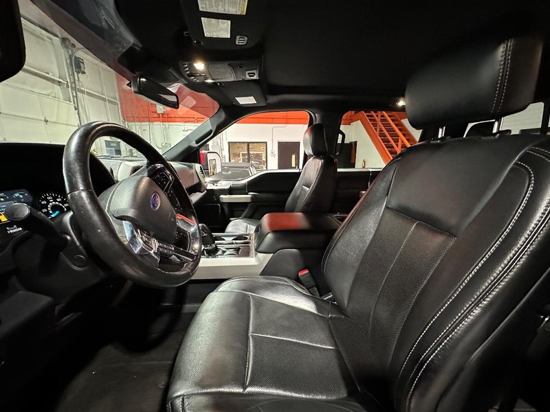 Ford F-150 Vehicle Full-screen Gallery Image 13