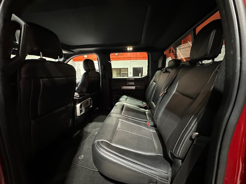 Ford F-150 Vehicle Full-screen Gallery Image 14