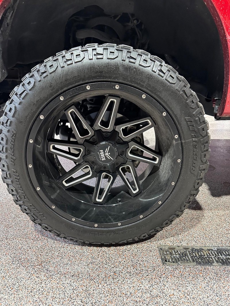 Ford F-150 Vehicle Full-screen Gallery Image 17