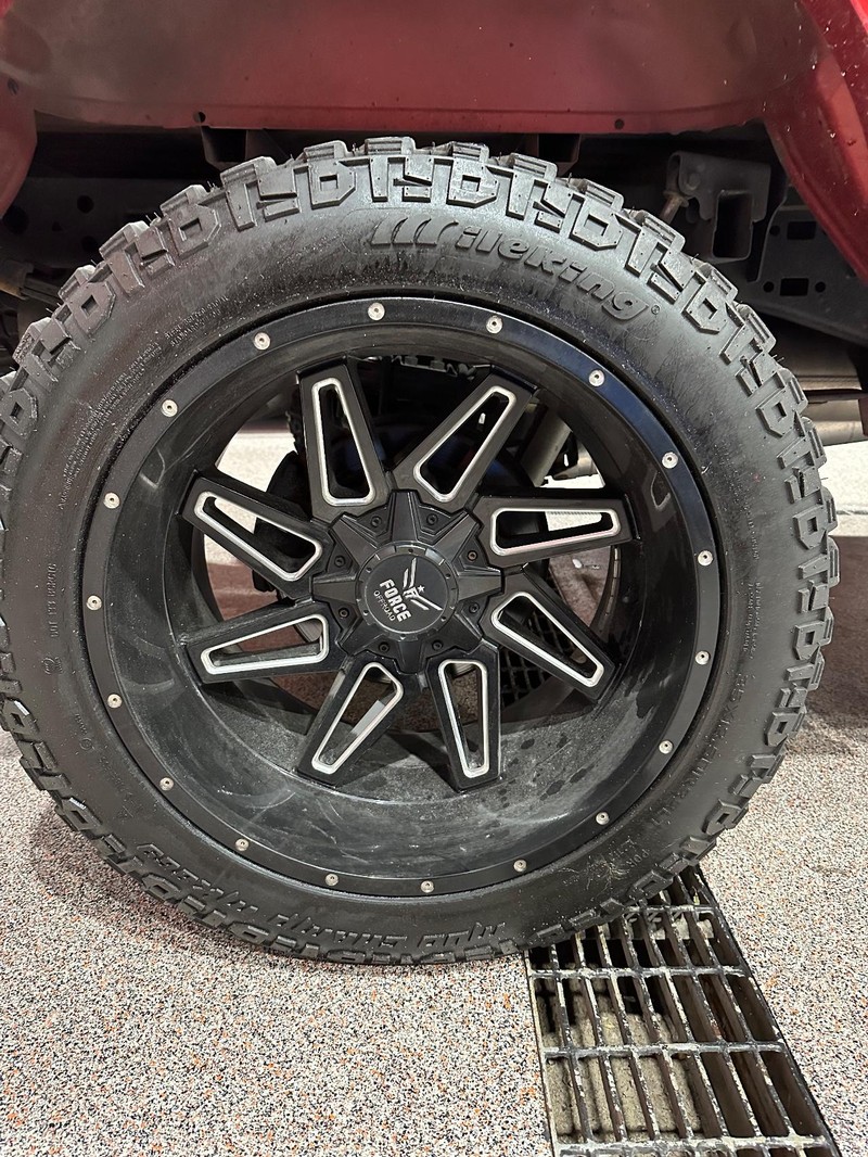 Ford F-150 Vehicle Full-screen Gallery Image 19