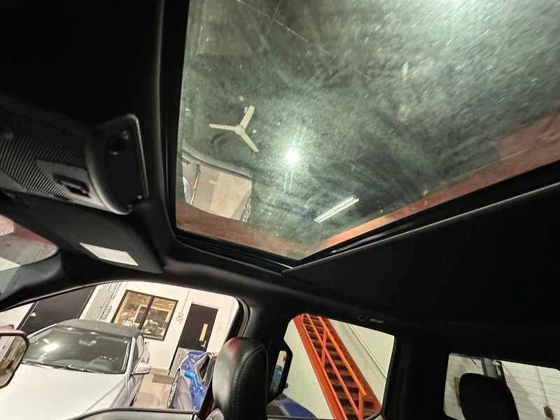 Ford F-150 Vehicle Full-screen Gallery Image 24