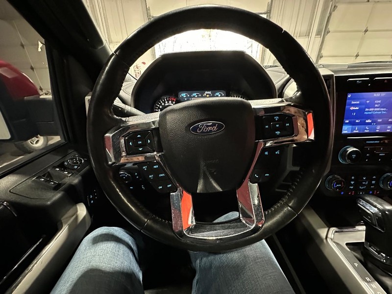 Ford F-150 Vehicle Full-screen Gallery Image 27