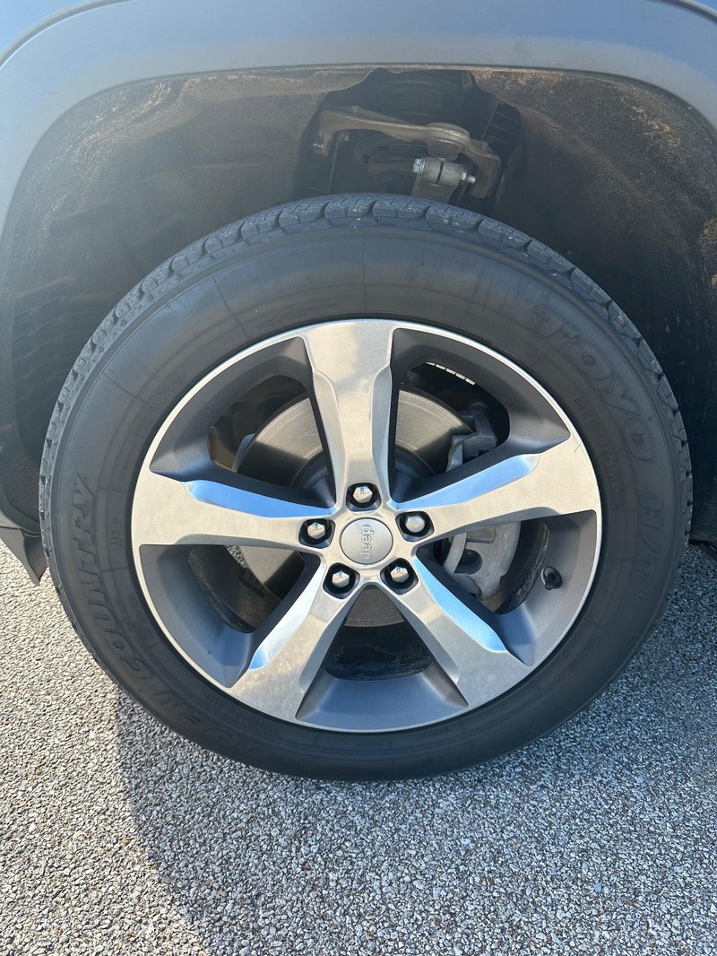 Jeep Grand Cherokee L Vehicle Full-screen Gallery Image 7