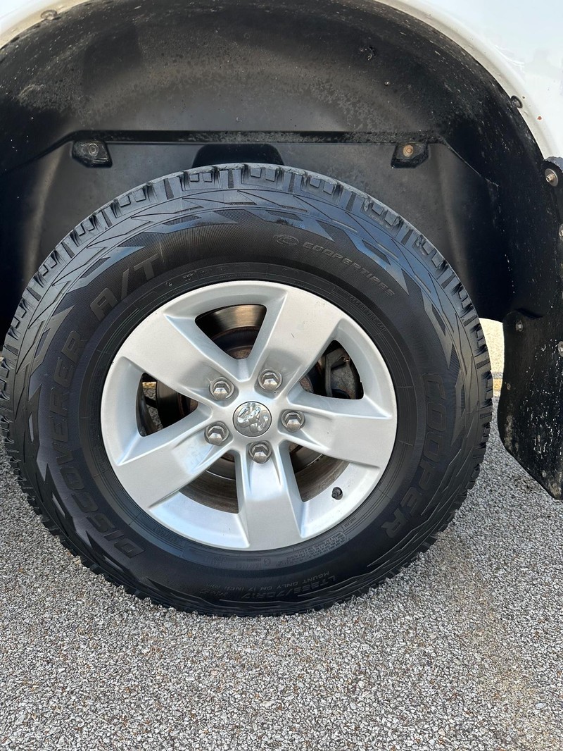 Ram 1500 Vehicle Full-screen Gallery Image 14