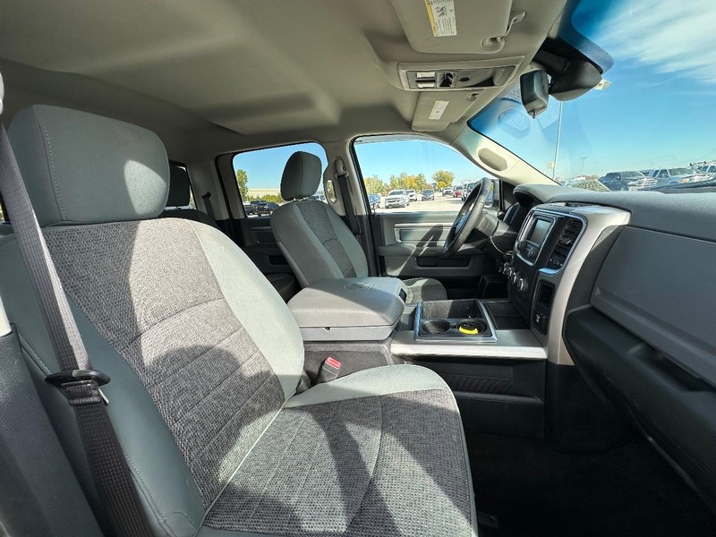 Ram 1500 Vehicle Full-screen Gallery Image 18