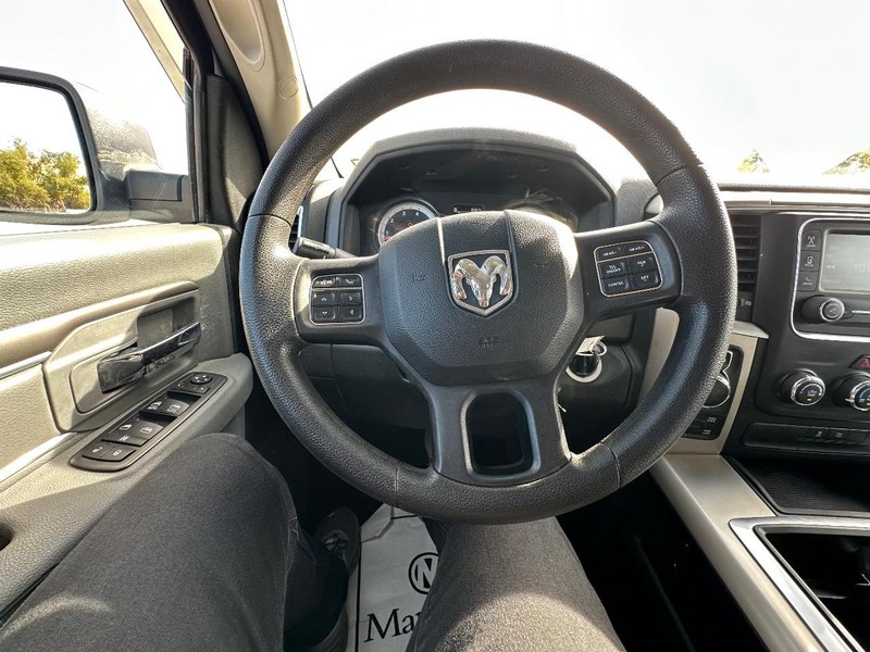 Ram 1500 Vehicle Full-screen Gallery Image 24