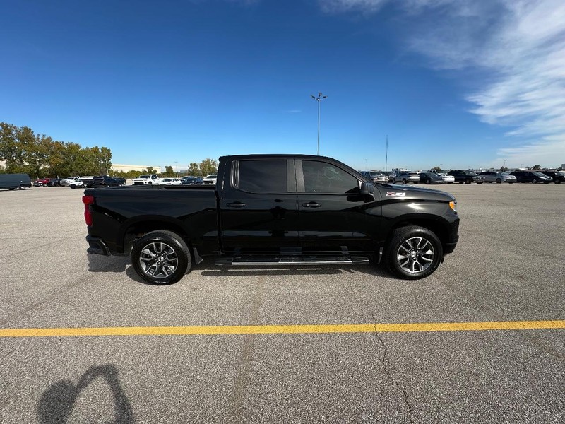 Chevrolet Silverado 1500 Vehicle Full-screen Gallery Image 4