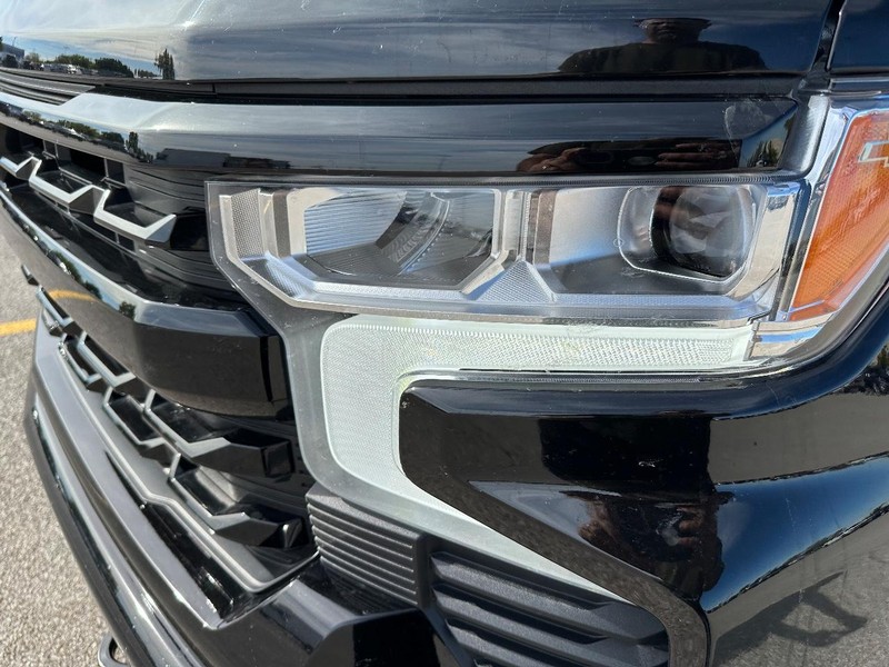 Chevrolet Silverado 1500 Vehicle Full-screen Gallery Image 9