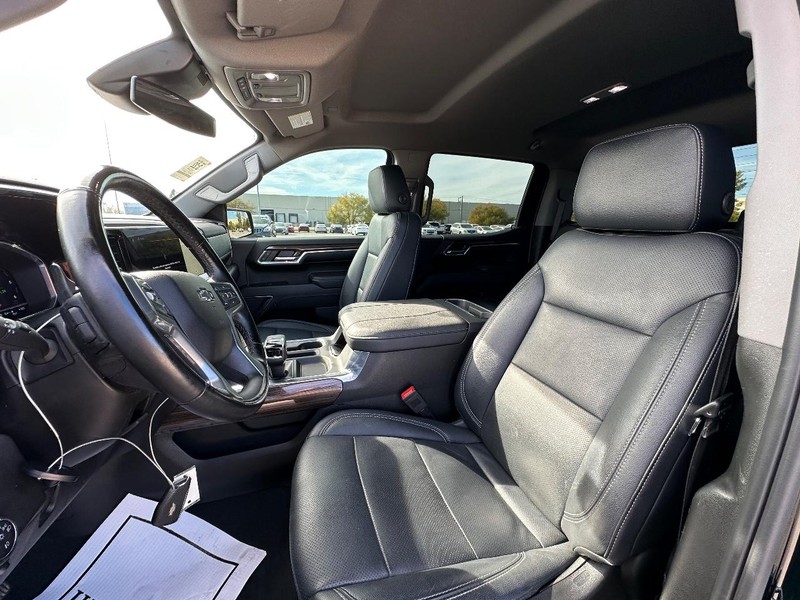 Chevrolet Silverado 1500 Vehicle Full-screen Gallery Image 14