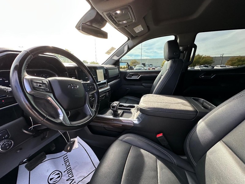 Chevrolet Silverado 1500 Vehicle Full-screen Gallery Image 19