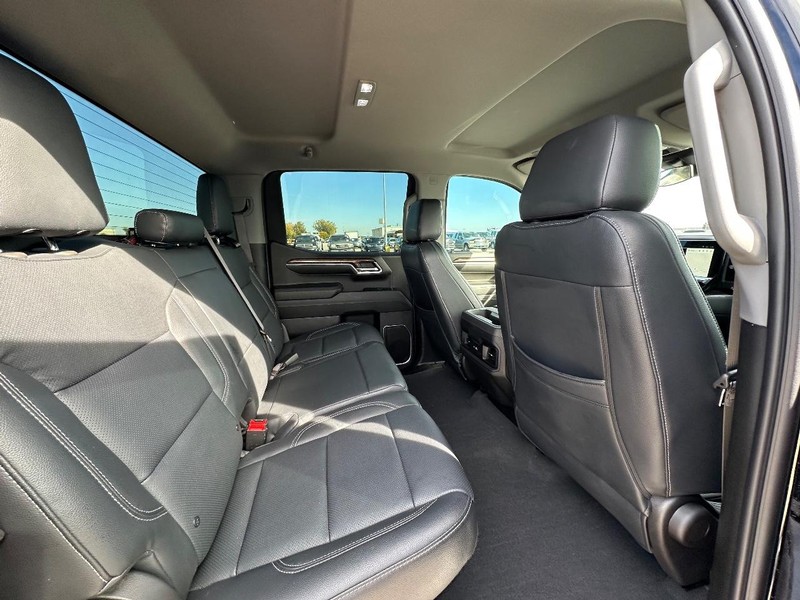 Chevrolet Silverado 1500 Vehicle Full-screen Gallery Image 21