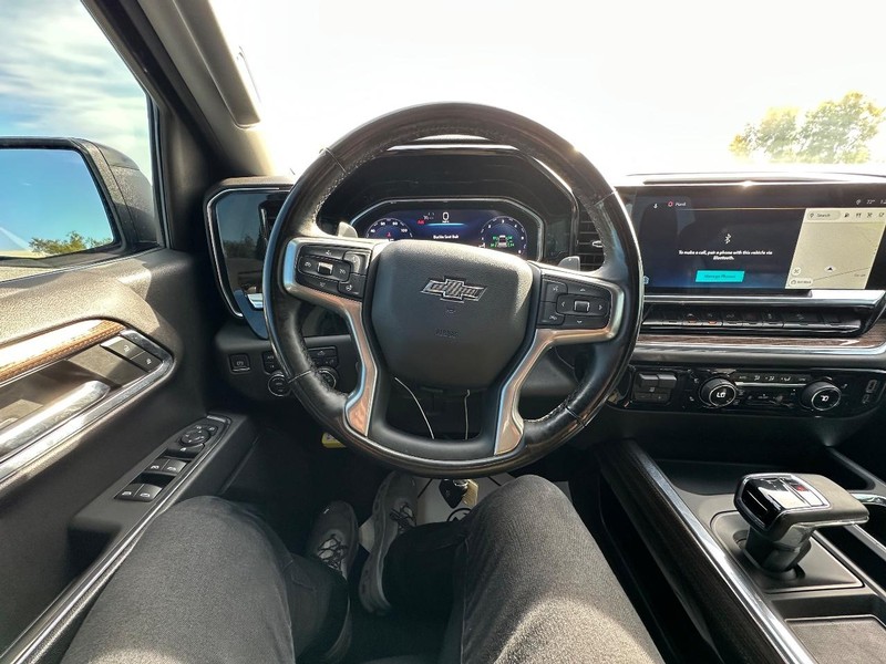 Chevrolet Silverado 1500 Vehicle Full-screen Gallery Image 26