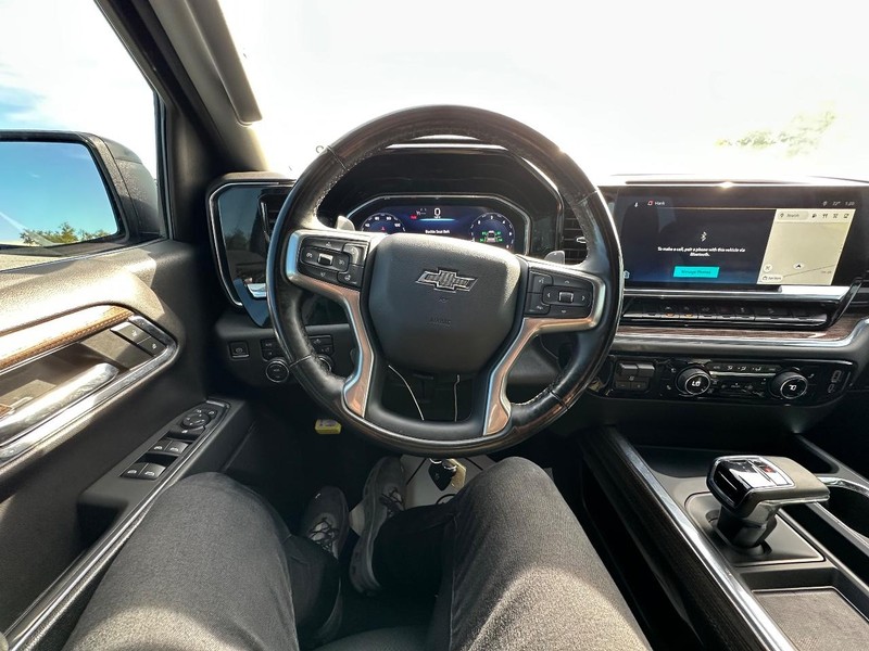 Chevrolet Silverado 1500 Vehicle Full-screen Gallery Image 28